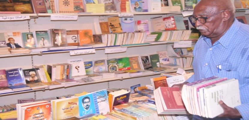 وزير الثقافة يصل إلى السودان للمشاركة في افتتاح معرض الخرطوم الدولي للكتاب