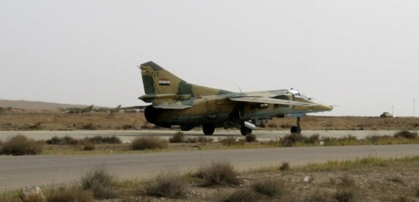 الطيران السورى يدمر 8 عربات محملة بدبابات تابعة لجبهة فتح الشام بريف حماة الشرقى