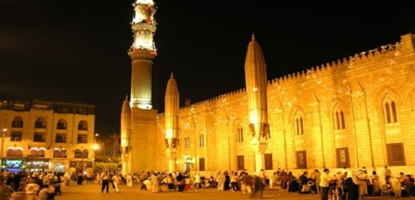 محلب يناقش تطوير مسجد الحسين