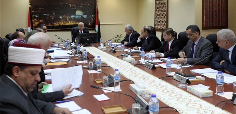 مجلس الوزراء الفلسطيني يحث المجتمع الدولي للتدخل لوقف جرائم الاحتلال الإسرائيلي