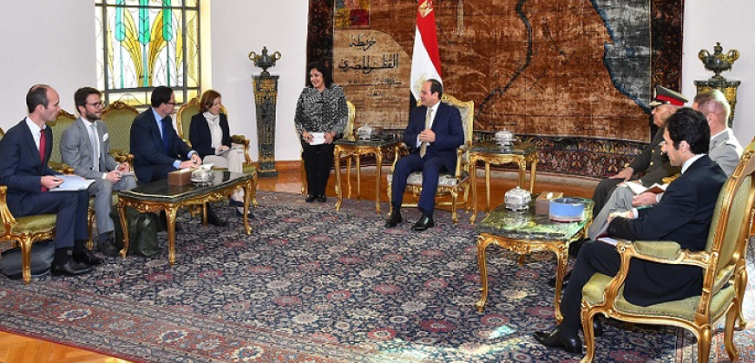السيسى يبحث مع وزيرة الدفاع الفرنسية تعزيز التعاون العسكرى وجهود مصر فى مكافحة الارهاب
