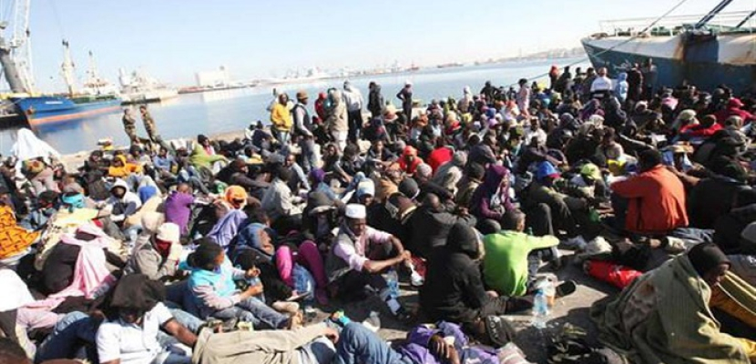 ايطاليا : 10 آلاف لاجئ في ليبيا يمكن نقلهم لأوروبا في 2018