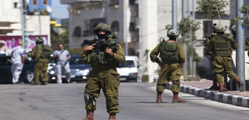 الاحتلال الإسرائيلي يسلم محافظ القدس قرارا يمنعه من العمل
