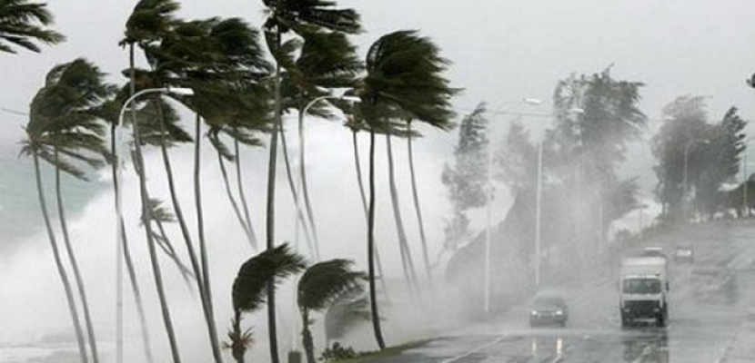 عاصفة تجتاح نيوزيلندا وتتسبب في مقتل امرأة وإجلاء آلاف السكان