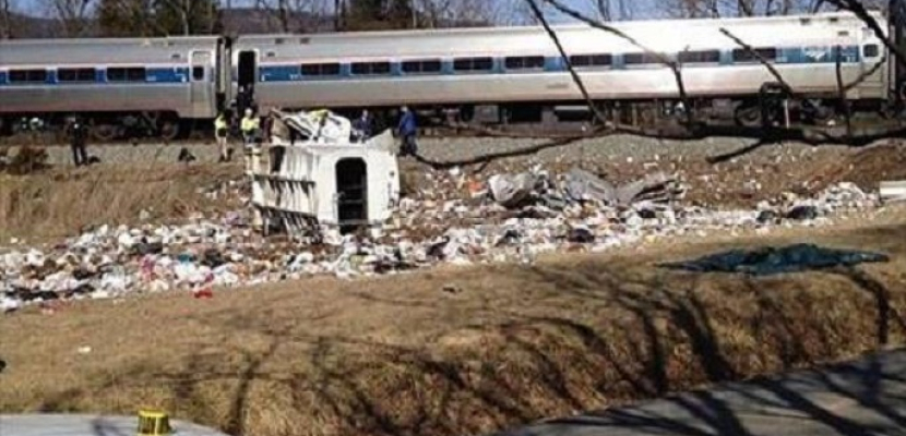 قتيل في حادث قطار يستقله أعضاء جمهوريون في الكونجرس بشاحنة نفايات