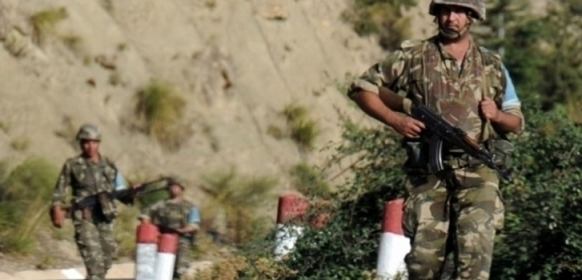 الجيش الجزائري يعلن مقتل رقيب وإصابة اثنين من صفوفه في عملية إرهابية