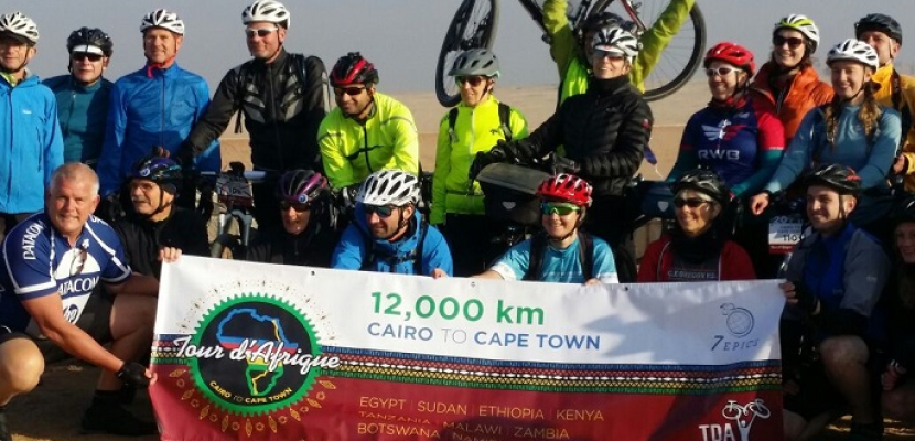 بدء سباق الدراجات الهوائية انطلاقاً من الأهرامات إلى جنوب أفريقيا