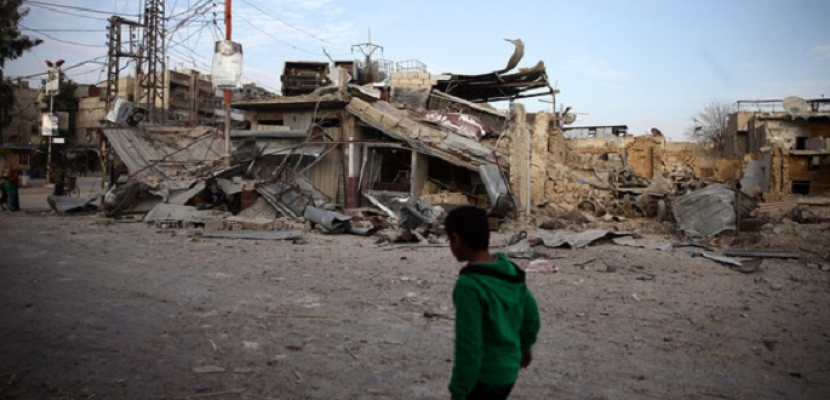 تنظيم “فتح الشام” يستهدف بالقذائف ممر خروج المدنيين من الغوطة