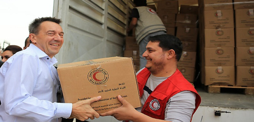 الصليب الأحمر يؤكد ضرورة توفير ممرات آمنة لإدخال المساعدات الإنسانية للغوطة الشرقية