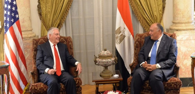 بالصور .. جلسة مباحثات بين شكرى ووزير الخارجية الأمريكى بقصر التحرير