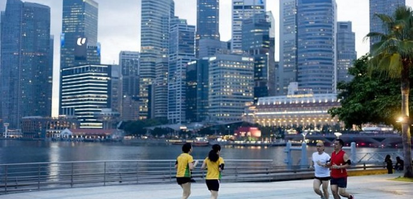 أرقام رسمية .. الكبار في سنغافورة أكثر لياقة من الصغار