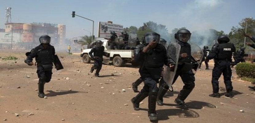 مقتل 15 شخصا جراء هجوم مسلح على مسجد شمالي بوركينا فاسو