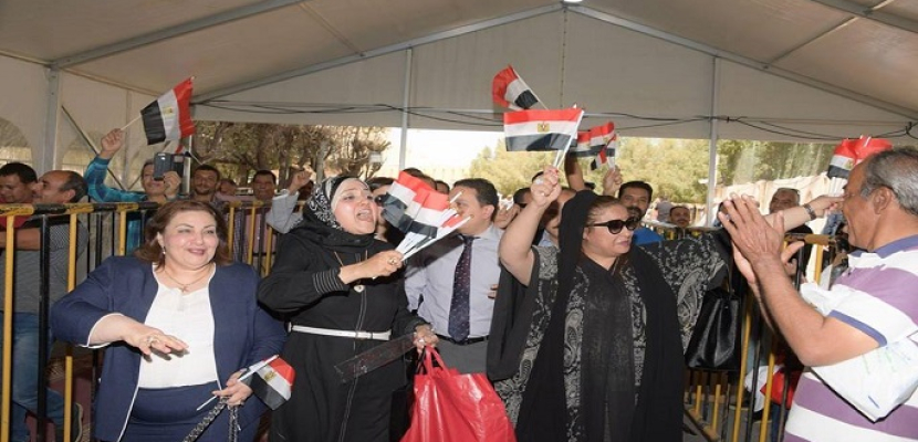 بالصور.. المصريون بالخارج يواصلون التصويت في انتخابات الرئاسة لليوم الثالث والأخير