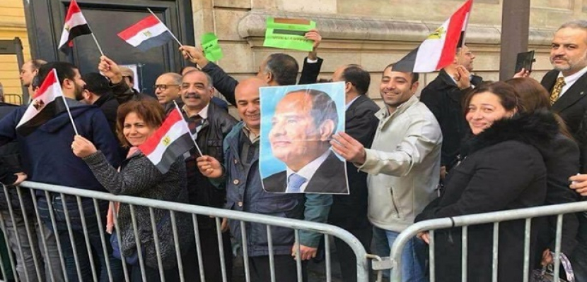 المصريون فى فرنسا يواصلون التصويت فى انتخابات الرئاسة رغم هطول الأمطار بكثافة