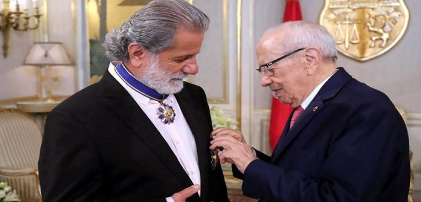 الرئيس التونسي يمنح مارسيل خليفة وسامًا