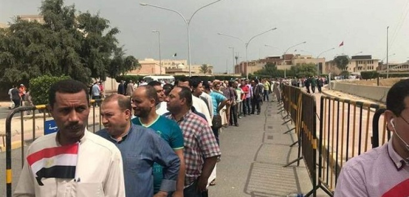 الخليج الكويتية : حشود الناخبين المصريين دليل على انجازات السيسى الملموسة
