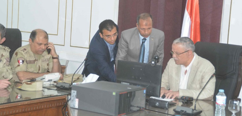محافظ المنيا يرأس غرفة عمليات متابعة الانتخابات الرئاسية