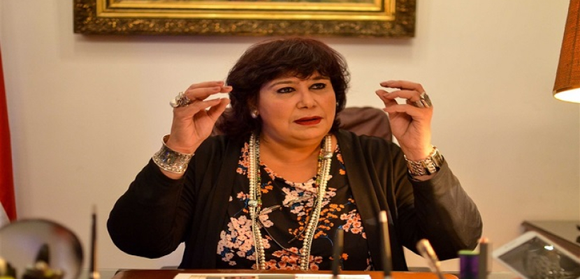 وزيرة الثقافة تشيد بالمعارض المصاحبة لاحتفالات ليالي رمضان