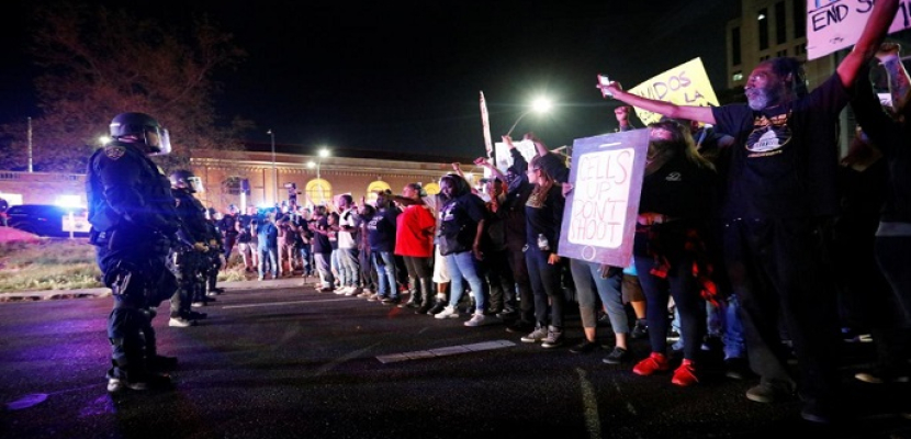 زيادة التوتر في احتجاجات بشأن مقتل رجل أسود برصاص الشرطة في كاليفورنيا
