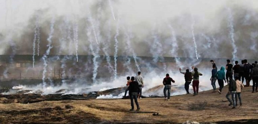 ارتفاع أعداد المصابين الفلسطينيين برصاص قوات الاحتلال على حدود قطاع غزة إلى 14