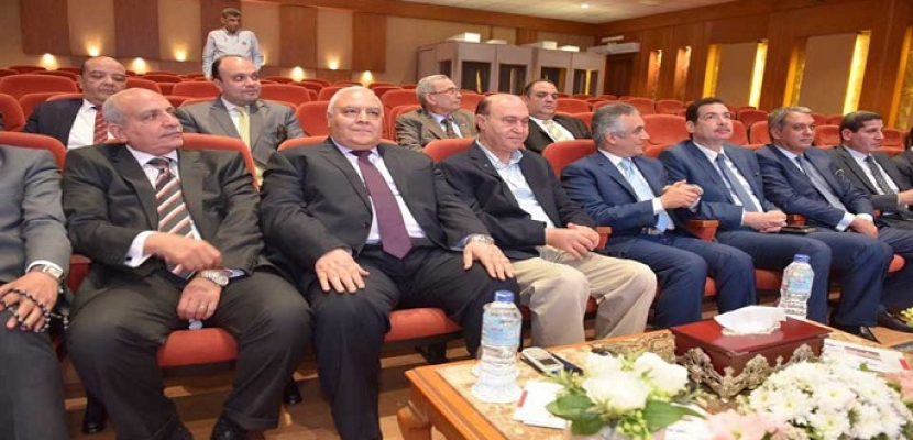 بالصور .. مميش يستقبل وفد اللجنة العليا للانتخابات خلال زيارته لقناة السويس