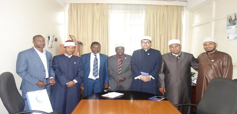قافلة مجلس حكماء المسلمين إلى كينيا تزور جامعة نيروبي ومسجد “امتياز علي”