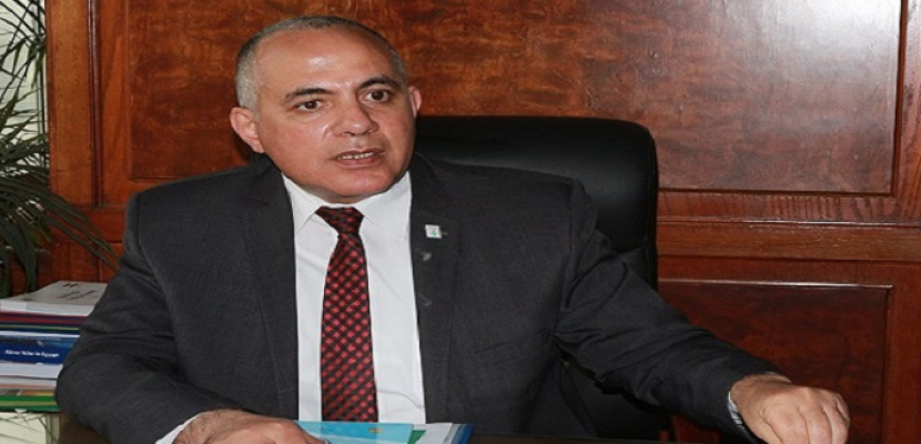 وزير الرى يتفقد مشروع قناطر أسيوط الجديدة