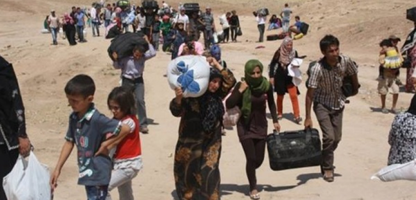 الجارديان: آلاف السوريين ينزحون من إدلب مع اقتراب الحملة العسكرية