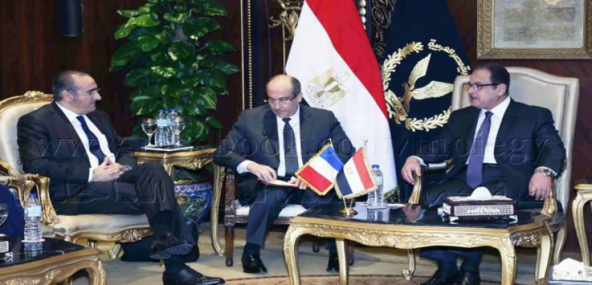 وزير الداخلية يستعرض مع وفد أمني فرنسي أوجه التعاون في مكافحة الإرهاب