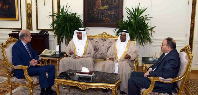 رئيس الوزراء يبحث التعاون المشترك مع وزير الدولة الإماراتي في مجالات صناعة البترول والغاز