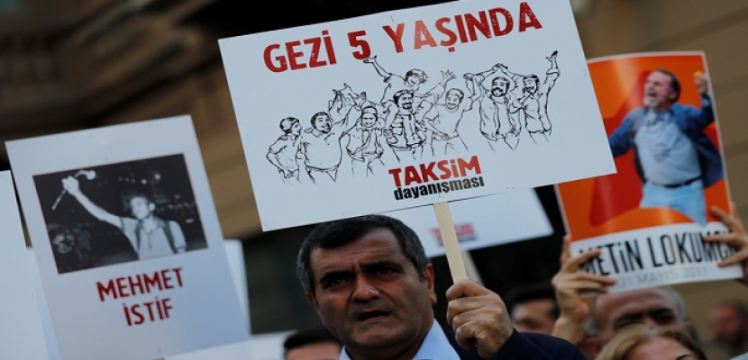 مئات يتظاهرون في تركيا احياء لذكرى احتجاجات 2013