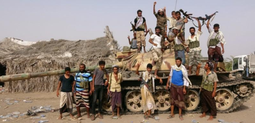 التحالف العربي يواصل قصف الحوثيين حول مطار الحديدة ويدعوهم للانسحاب