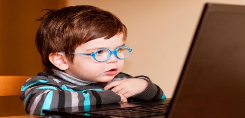 كيف تحمي طفلك من مخاطر الإنترنت