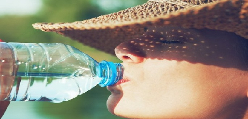 الماء في الرجيم الغذائي لرشاقتكِ في الصيف