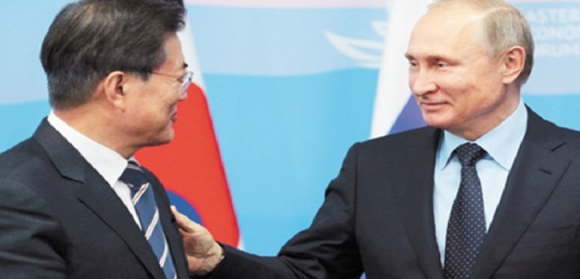 بوتين يلتقي مون ويتعهد باستمرار جهود بلاده من أجل حل قضية شبه الجزيرة الكورية