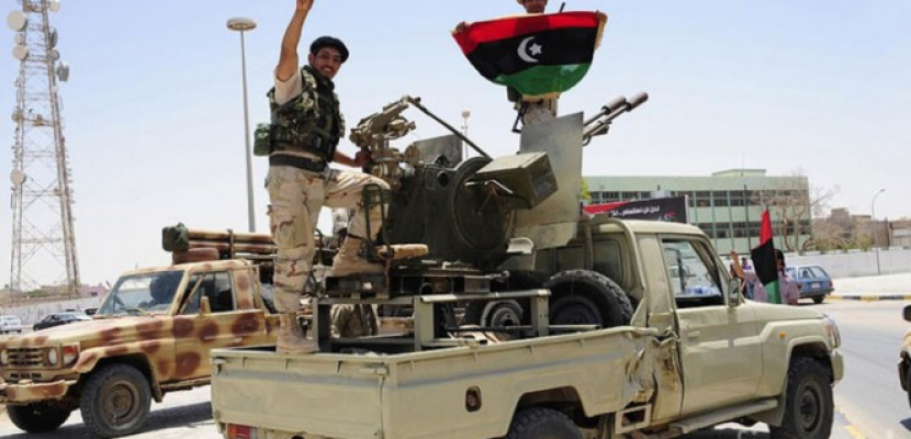 الجيش الليبى يتقدم فى أحياء درنة .. وضبط أسلحة قطرية بمنزل زعيم القاعدة بالمدينة
