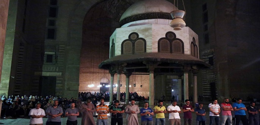 صلاة التراويــــح من مساجد القاهرة