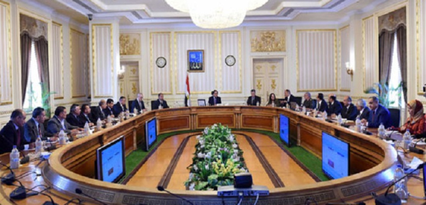 رئيس الوزراء يوجه بالالتزام بالبرامج الزمنية لتنفيذ مشروع تطوير محور المحمودية بالإسكندرية