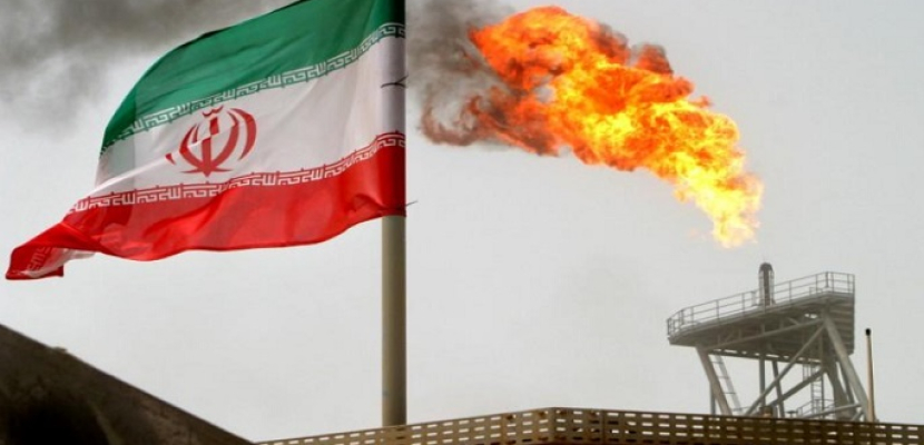 فاينانشيال تايمز: اقتصاد إيران ينهار تحت وطأة عقوبات البيت الأبيض