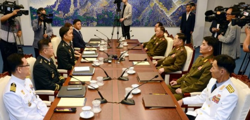 الكوريتان تجريان محادثات عسكرية للحد من التوتر بينهما