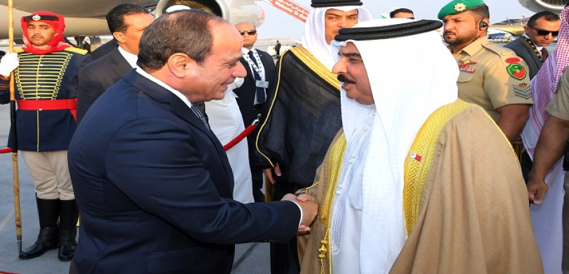 السيسي لملك البحرين : مصر لن تسمح بالمساس بأمن أشقائها في الخليج