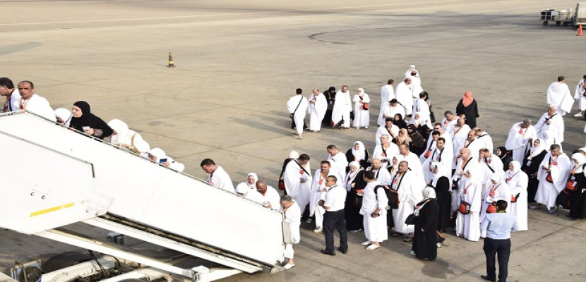 إقلاع أول طائرة لنقل الحجاج المصريين اليوم إلى الأراضي المقدسة