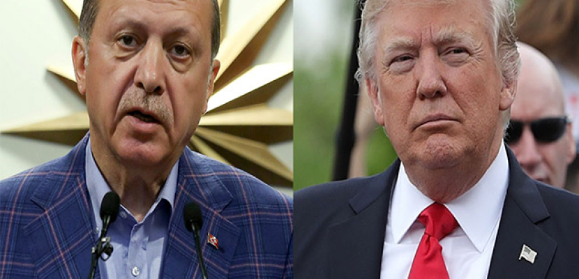 واشنطن تهدد تركيا بعقوبات جديدة ما لم تفرج عن القس الأميركي