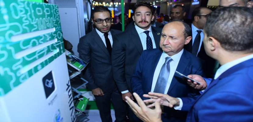 بالصور .. وزير التجارة يتفقد معرض القاهرة الدولي للسيارات أوتوماك فورميلا 2018 فى دورته الـ 25