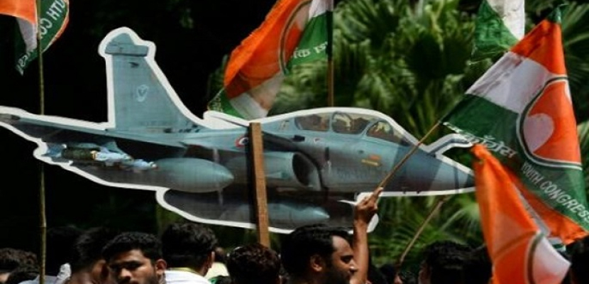 فرنسوا أولاند يحيي الجدل حول طائرات “رافال” الفرنسية في الهند