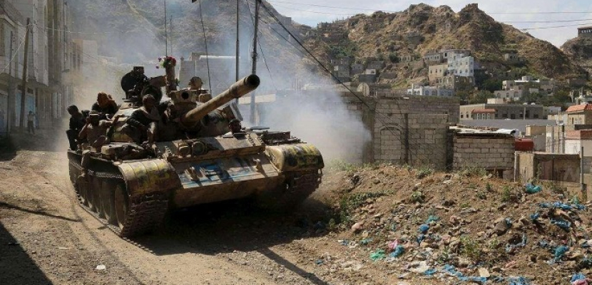 القوات اليمنية تدك أوكارا لميليشيا الحوثي وتواصل تقدمها