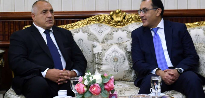 رئيس الوزراء يستقبل رئيس وزراء بلغاريا بمطار القاهرة