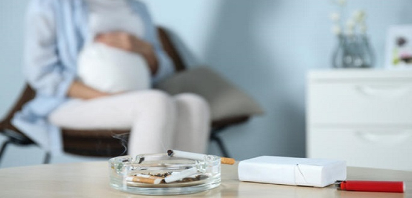 تدخين الأم خلال فترة الحمل قد يصيب طفلها بالبلوغ المبكر