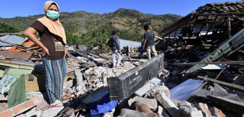 ارتفاع حصيلة ضحايا زلزال إندونيسيا الأخير إلى 77 قتيلا