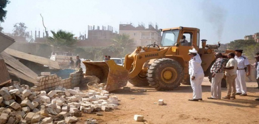 التنمية المحلية : استمرار حملات إزالة التعديات على الأراضى خلال إجازة العيد